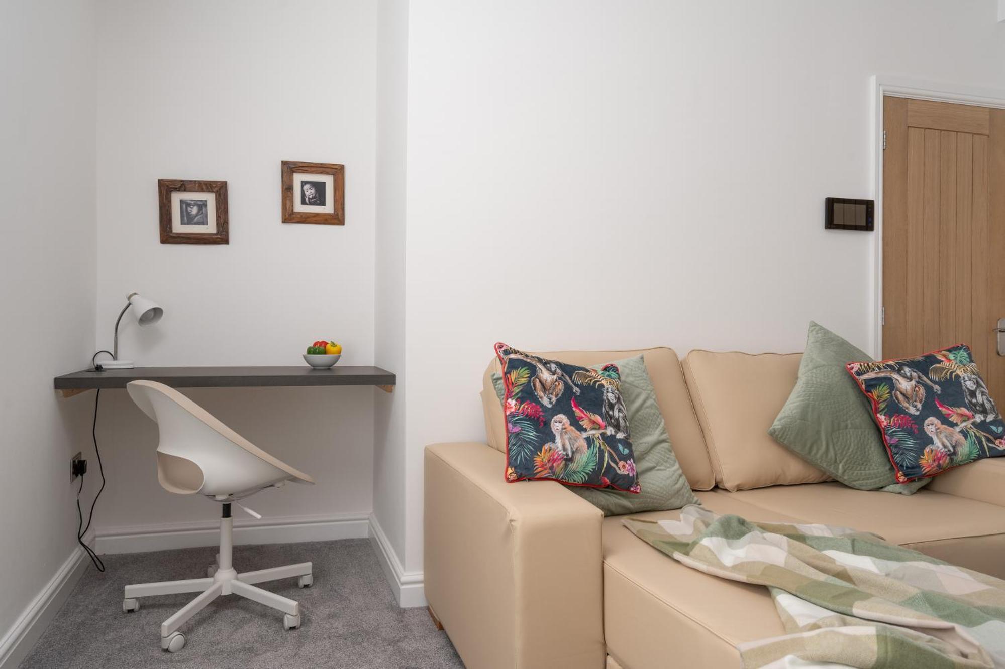 Buxton Apartment - 1 Bed, Free Parking, Wi-Fi Hazel Grove Eksteriør bilde